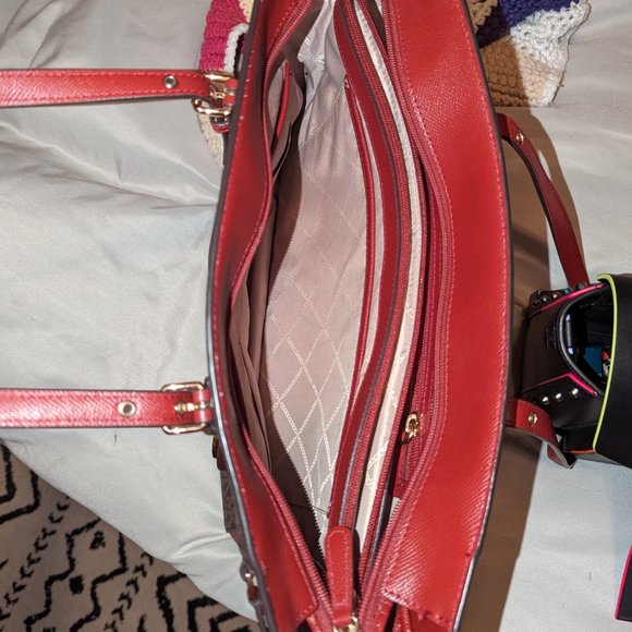 Michael Kors Voyager Handbag - Picture 9 of 14